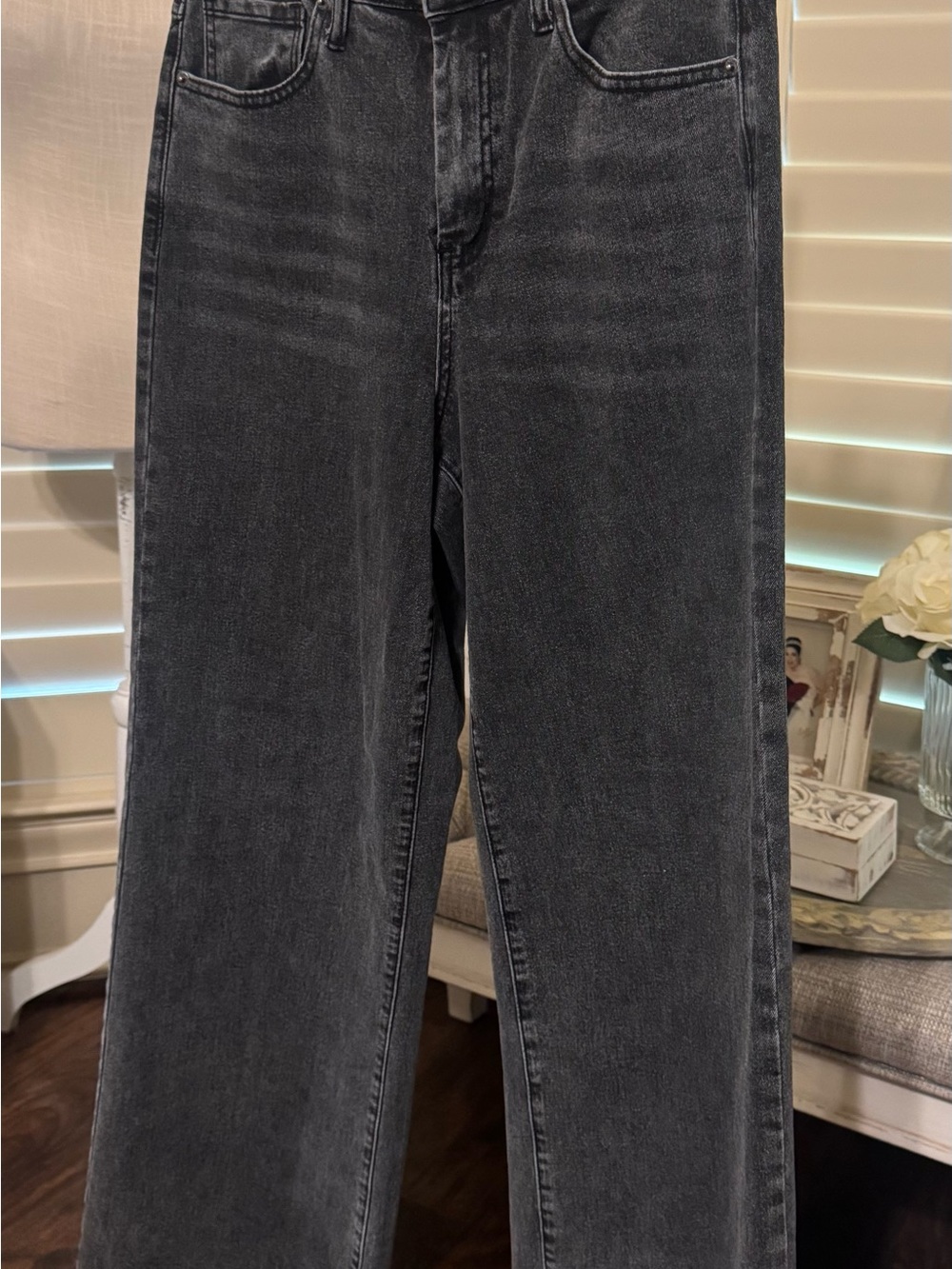 New York & Company High-Rise Wide Leg Jeans in Washed Black - Picture 4 of 8